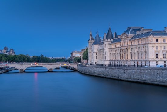 découvrez notre service de concierge privé, dédié à simplifier votre quotidien. profitez d'une assistance personnalisée pour vos besoins quotidiens, que ce soit pour des réservations exclusives, des événements sur mesure ou des services de luxe. vivez l'expérience d'un accompagnement sur-mesure qui vous libère du temps et rend votre vie plus agréable.