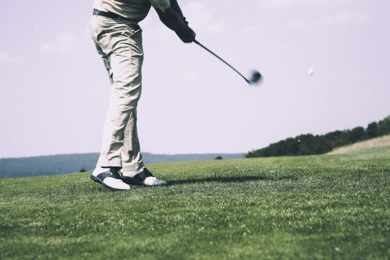 découvrez l'univers passionnant du golf, un sport d'élégance et de précision. apprenez les techniques, les règles et les astuces pour améliorer votre jeu, tout en explorant les plus beaux parcours de golf. que vous soyez débutant ou golfeur expérimenté, trouvez ici conseils et inspirations pour vivre pleinement votre passion du golf.