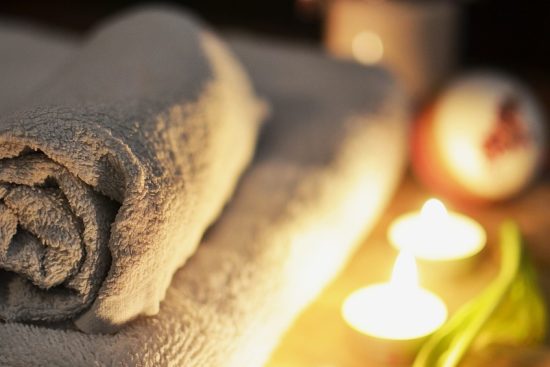 découvrez nos traitements anti-âge innovants qui revitalisent votre peau et atténuent les signes du vieillissement. offrez à votre peau un éclat renouvelé avec des solutions personnalisées pour un teint plus jeune et radieux.