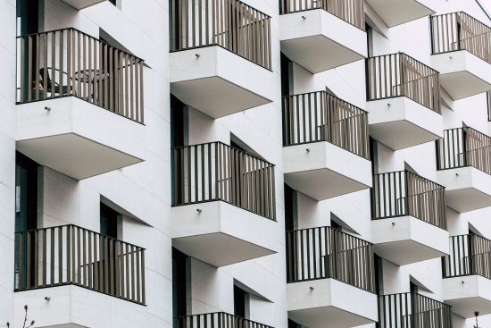 découvrez des maisons architecturales uniques qui allient esthétique moderne et fonctionnalité. inspirez-vous de designs audacieux et de matériaux innovants pour votre prochain projet immobilier.